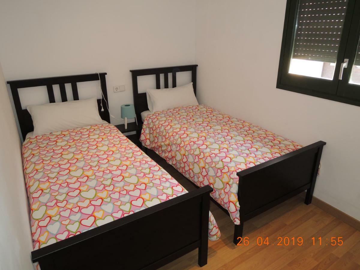 Apartament Jasmine Apartment Besalu Exterior photo
