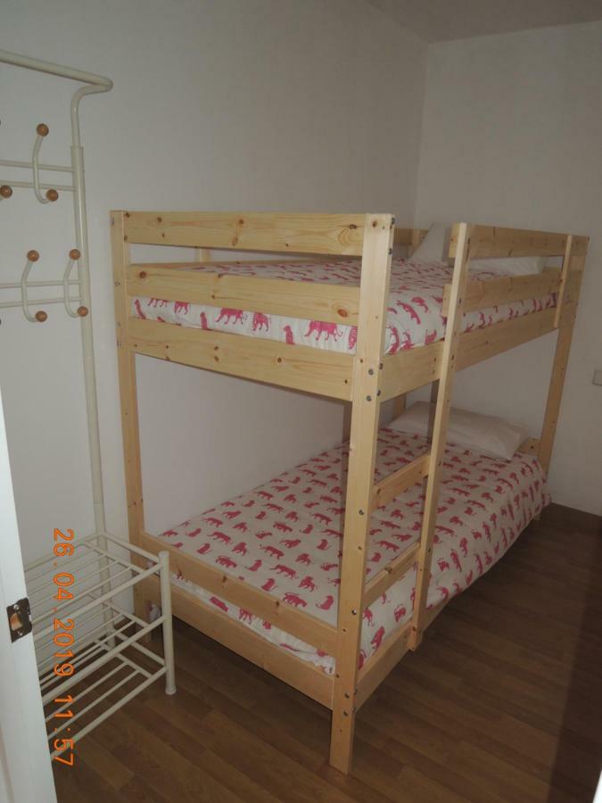Apartament Jasmine Apartment Besalu Exterior photo