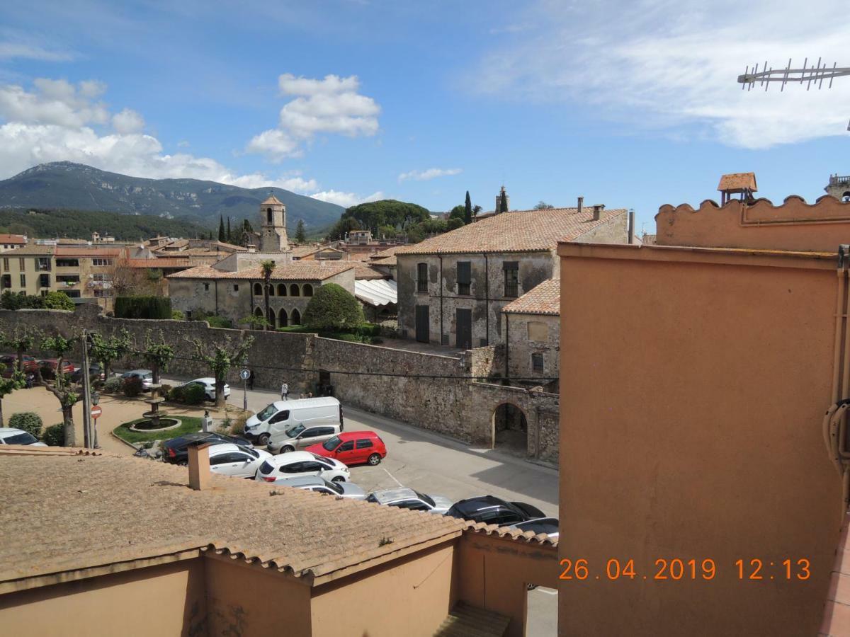 Apartament Jasmine Apartment Besalu Exterior photo