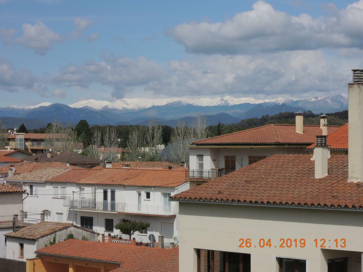 Apartament Jasmine Apartment Besalu Exterior photo