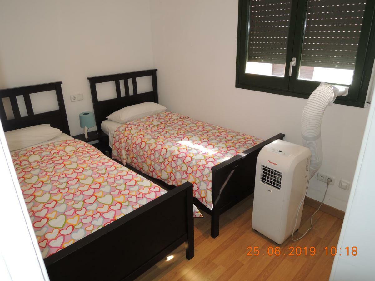 Apartament Jasmine Apartment Besalu Exterior photo